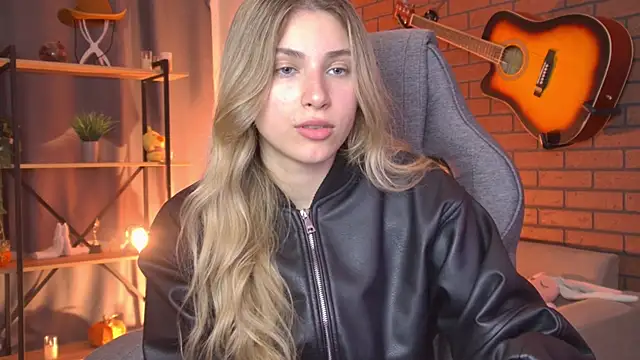 EllieCutes live