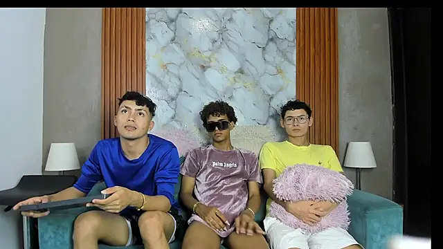 VERY_HOT_GUYS live