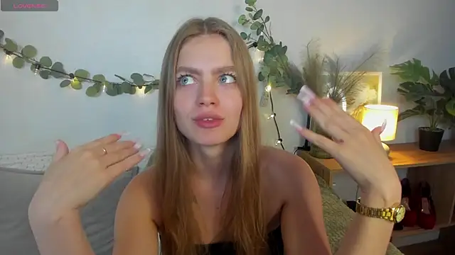 EmillyStarr live