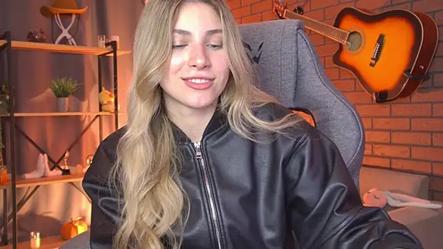 EllieCutes live
