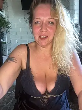 JenniferCarmen live