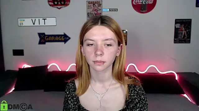 CarolInWonderland live