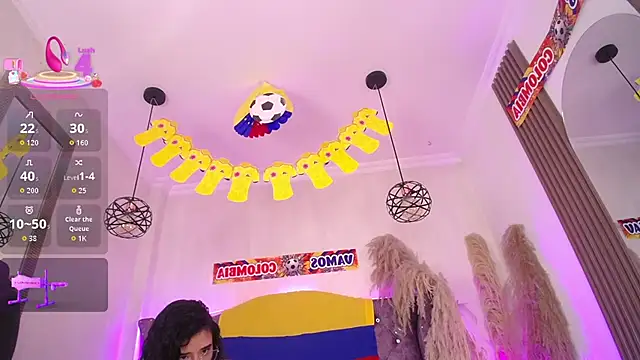 Amara_Davis1 live