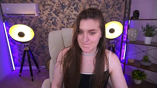 EmmyCharmm live