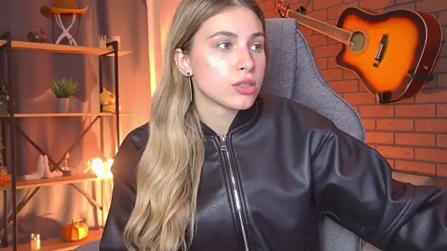 EllieCutes live