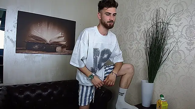 KyloEast live