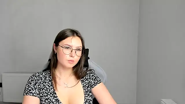 Regina_cute_ live