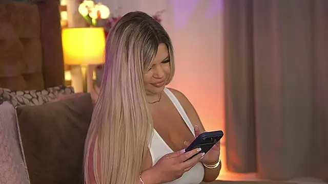 SophieBoobsX live