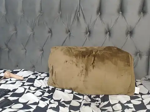 Loyal_Alisha live