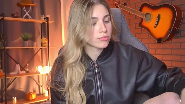 EllieCutes live