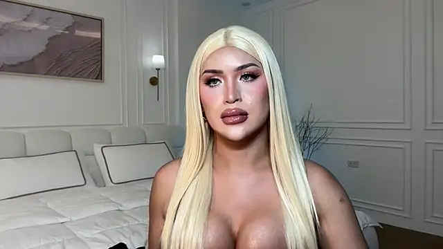 Your_Majesty_Tyra live