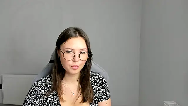 Regina_cute_ live