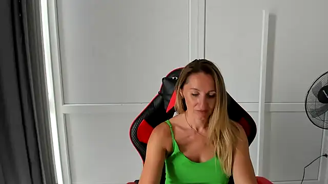 LilyDreamm live