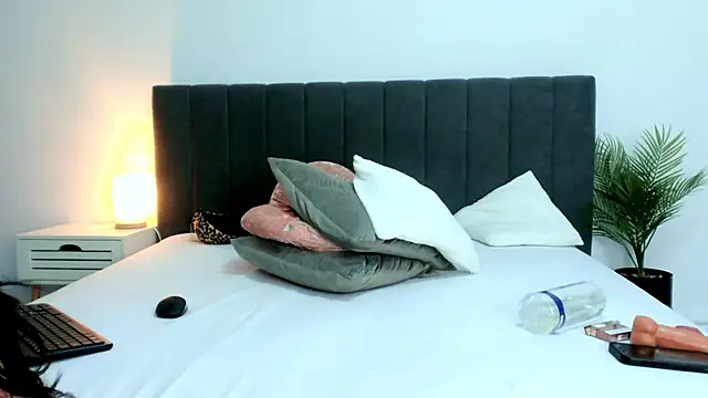 Layla_Ress live