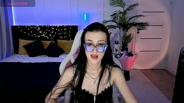 Ariella_Me live