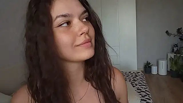Vicki_queen live