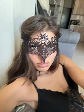 Mia_Cannon live