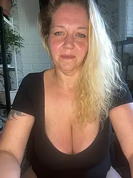 JenniferCarmen live