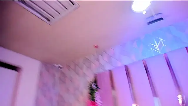 Nickybunny1 live