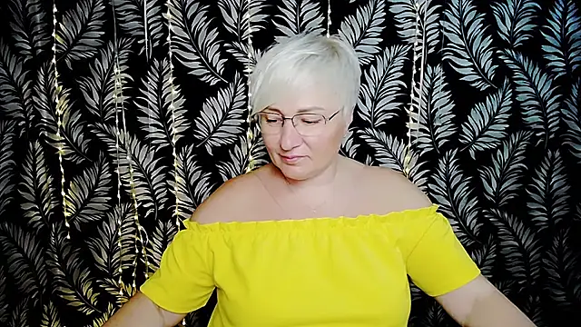 Olivia_playful live