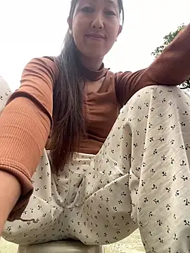 Huonglyna live