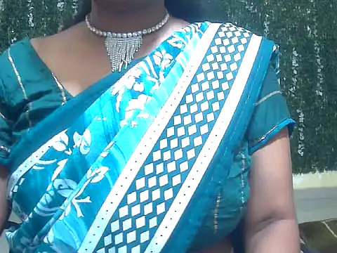 Ruhi_Hotty live