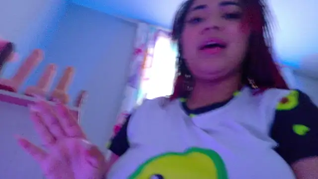 NicolleTaylor live