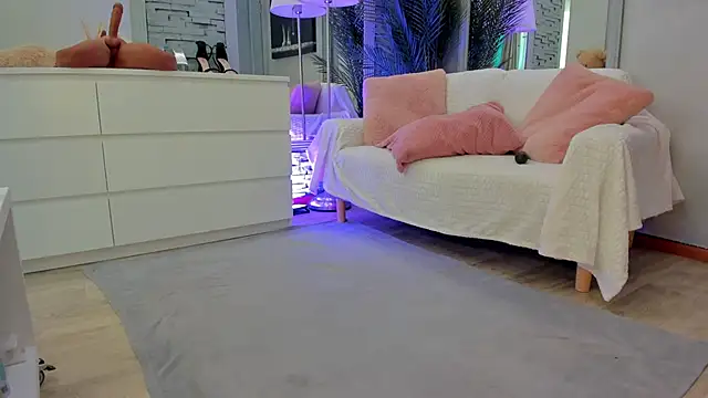 Reina_Cummings live