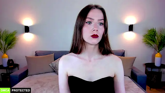 TheWoman__ live