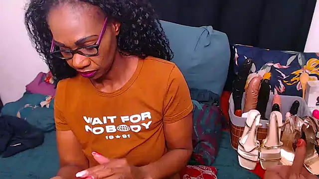 sexybootylicious live