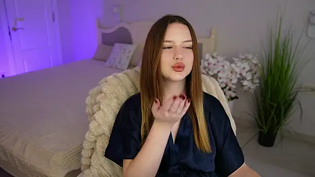 Milana_Moons live