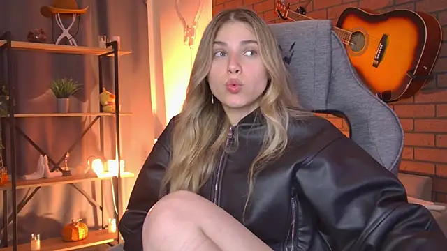 EllieCutes live