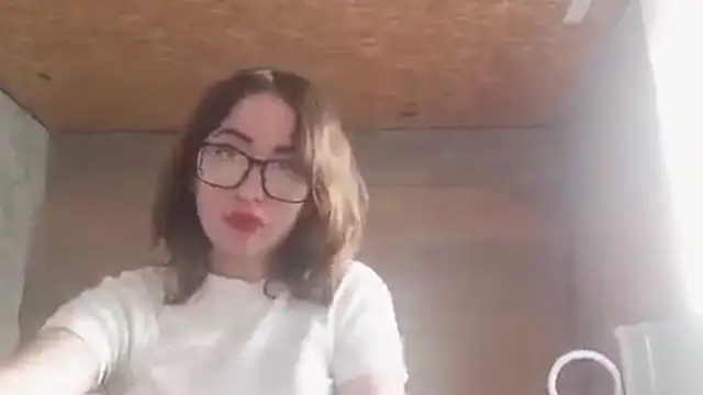 OliviaMoment live