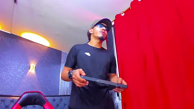 Dominant_kiing live