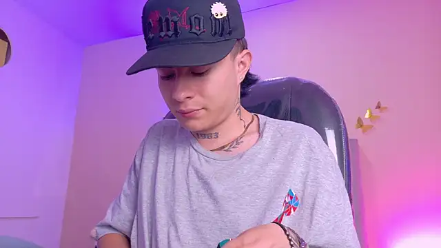 Nascary_Fox live
