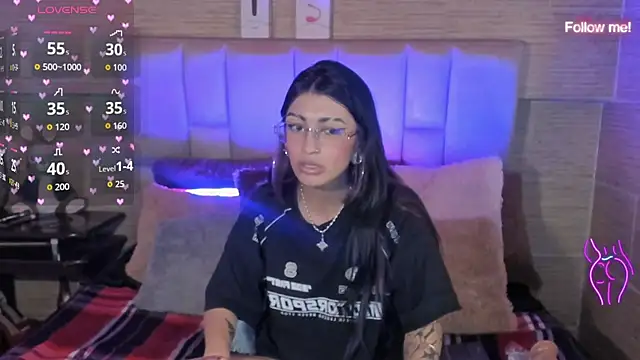 mia_devine_ live