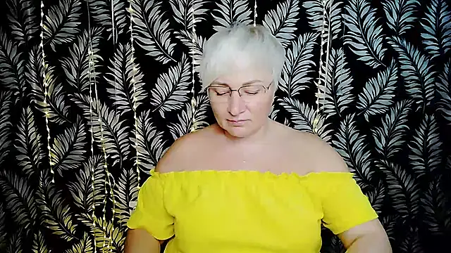 Olivia_playful live