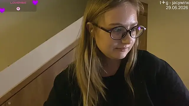 JacyWinslat live