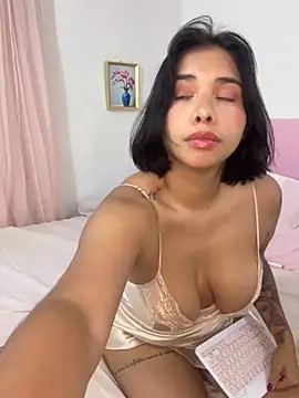 LucyMartelli live