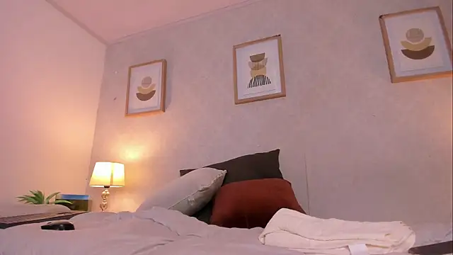 Caroline_dh live
