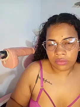 Bigass_Curly02 live