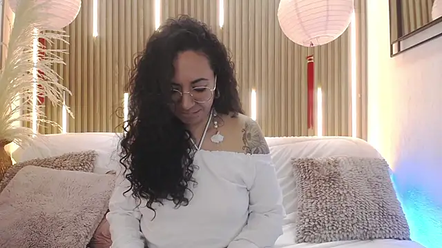 Velvet_Curly live