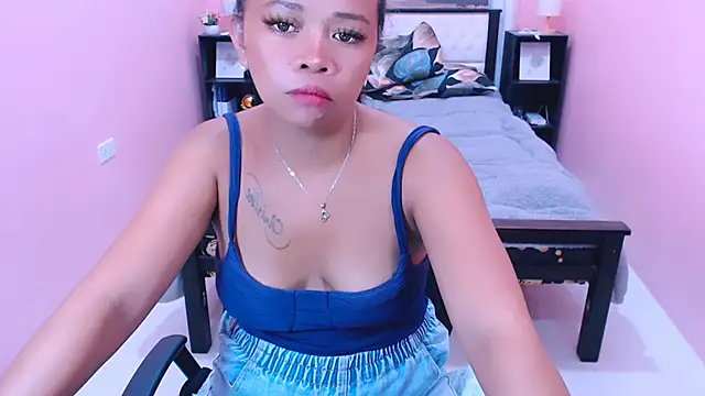 KittyKlara live