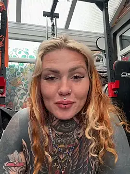 AlexandraWildd live