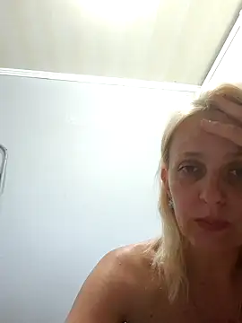 MiaLove183 live