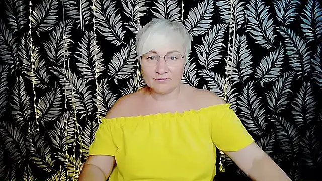 Olivia_playful live