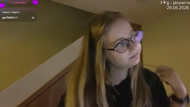 JacyWinslat live