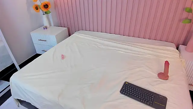 Victoria__Thompson__ live