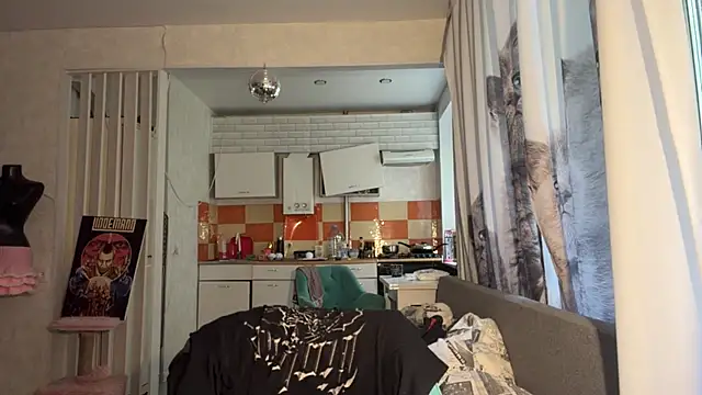 FreedaDeloach live