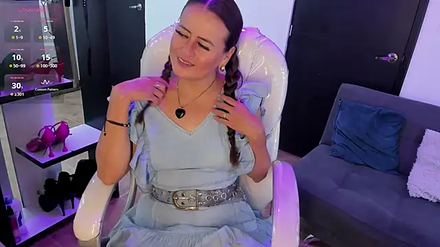 magenta_maturr live